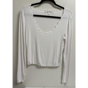 Guess Women’s Top Size Large L Cream Long Sleeve Lettuce Hem Ribbed Knit Shirt